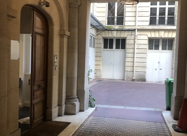 17 m² Shared office  in Paris 8, Rue de la Tremoille (75008) - 5 | MatchOffice.com