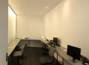 17 m² Conference center in Paris 8, Rue de la Tremoille (75008) - 5 | MatchOffice