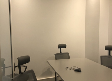 Centre de conférence à location à Paris 8 17 m², Rue de la Tremoille - 0 | MatchOffice.fr