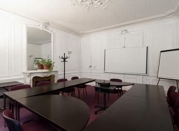 150 m² Business space in Paris 8, 11 bis Rue De Moscou (75008) - 3 | MatchOffice.com