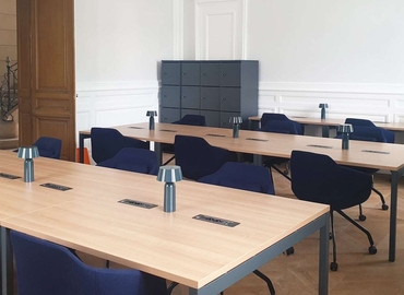 10 m² Conference hall in Gironde, 23 place Jean Moulin  (33500) - 1 | MatchOffice.com