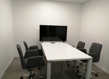150 m² Convention center in Marseilles, 45 Avenue de la Coriandre  (13600) - 5 | MatchOffice.com