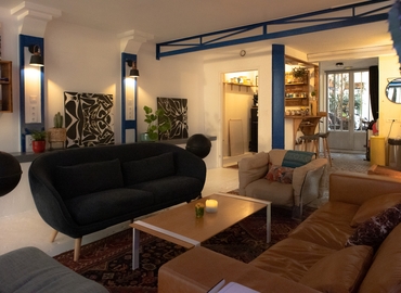 120 m² Shared workspace  in Gironde, Rue Gratiolet 21 (33000) - 1 | MatchOffice.com