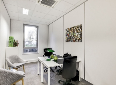 35 m² Conference center in Saint-Dénis, 18 Place Des Nympheas (93420) - 1 | MatchOffice