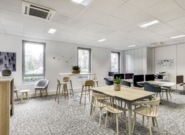 35 m² Convention center in Saint-Dénis, 18 Place Des Nympheas (93420) - 2 | MatchOffice