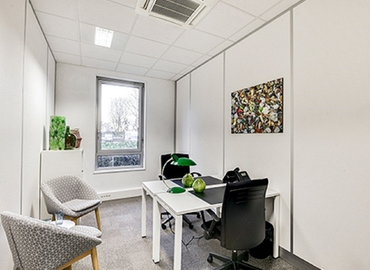 35 m² Conference space in Saint-Dénis, 18 Place Des Nympheas (93420) - 5 | MatchOffice.com