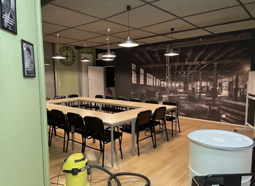 300 m² Business park in Marseilles, Traverse de la Montre 20 (13011) - 1 | MatchOffice