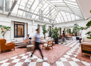 2500 m² Shared workspace  in Paris 8, Rue de Stockholm 3 (75008) - 1 | MatchOffice.com