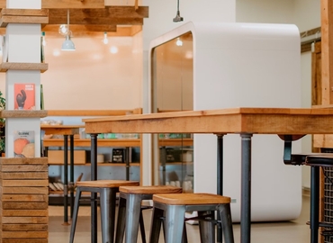 Business centers à louer à Paris 17 250 m², 33 rue Truffaut - 8 | MatchOffice.fr