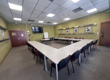 60 m² Conference hall in Le Plessis Belleville, Avenue Georges Bataille 5 (60330) - 0 | MatchOffice