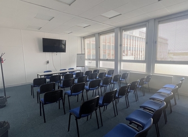 42 m² Conference hall in Le Plessis Belleville, Avenue Georges Bataille 5 (60330) - 1 | MatchOffice.com