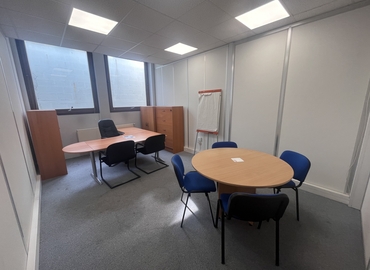 19 m² Convention center in Le Plessis Belleville, Avenue Georges Bataille 5 (60330) - 0 | MatchOffice