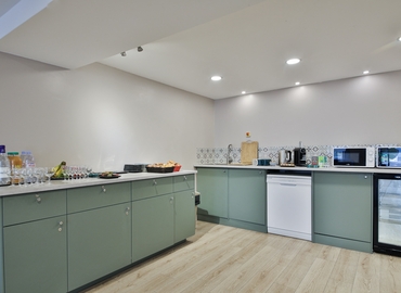 69 m² Conference hall in Paris 15, Rue de Vaugirard 383bis (75015) - 6 | MatchOffice