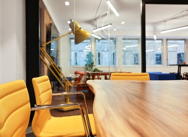 600 m² Business space in Paris 8, 27 Rue de Surène (75008) - 1 | MatchOffice.com
