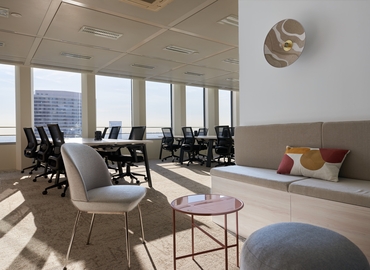 976 m² Serviced office in La Defense, 102 Terr. Boieldieu (92800) - 0 | MatchOffice.com