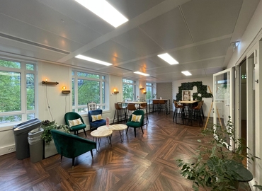 Espaces reunion à location à La Défense 56 m², 11-13 Cours Valmy - 17 | MatchOffice.fr