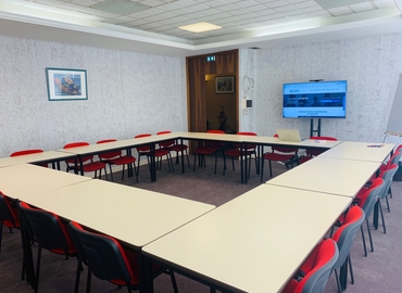 42 m² Conference hall in Toulouse, 52 Boulevard Gabriel Koenigs (31300) - 9 | MatchOffice