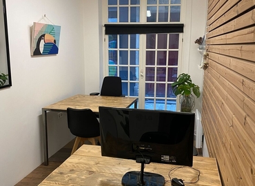 Office Rue du Cloître Saint-Merri 5 75004 Paris 4