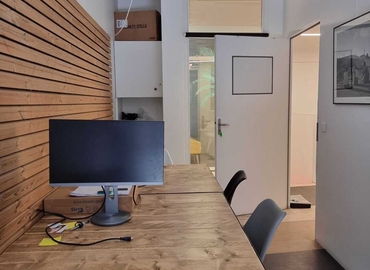 Office Rue du Cloître Saint-Merri 5 75004 Paris 4