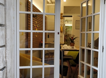 Office Rue du Cloître Saint-Merri 5 75004 Paris 4