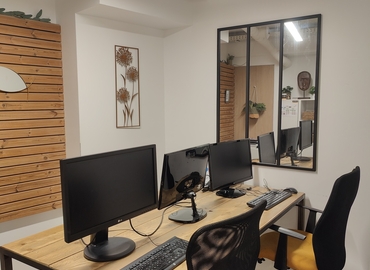 Office Rue du Cloître Saint-Merri 5 75004 Paris 4