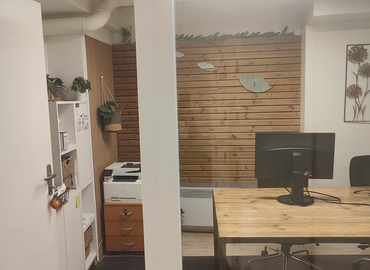 Office Rue du Cloître Saint-Merri 5 75004 Paris 4