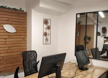 Office Rue du Cloître Saint-Merri 5 75004 Paris 4