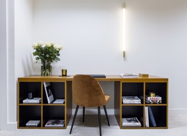 10 m² Shared workspace  in Paris 8, Cours Albert 1er 28 (75008) - 2 | MatchOffice.com