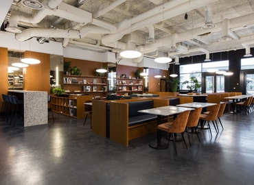 10 m² Coworking space  in Paris 8, Cours Albert 1er 28 (75008) - 0 | MatchOffice.com
