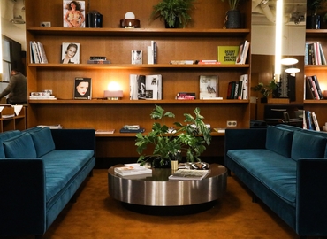 10 m² Shared workspace  in Paris 8, Cours Albert 1er 28 (75008) - 18 | MatchOffice.com