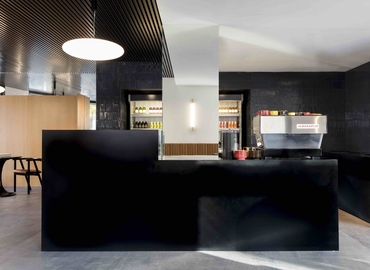 10 m² Coworking space  in Paris 8, Cours Albert 1er 28 (75008) - 7 | MatchOffice.com