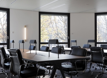 10 m² Co-working  in Paris 8, Cours Albert 1er 28 (75008) - 3 | MatchOffice.com