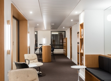 10 m² Co-working  in Paris 8, Cours Albert 1er 28 (75008) - 15 | MatchOffice.com