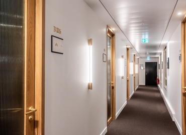 10 m² Shared workspace  in Paris 8, Cours Albert 1er 28 (75008) - 16 | MatchOffice