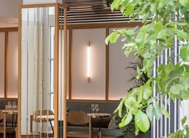 10 m² Shared workspace  in Paris 8, 16 Cours Albert 1er (75008) - 12 | MatchOffice.com