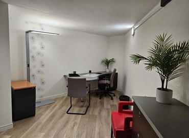 10 m² Shared office  in Nice, Promenade des Anglais 7 (06000) - 2 | MatchOffice.com