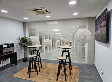 10 m² Shared workspace  in Nice, Promenade des Anglais 7 (06000) - 6 | MatchOffice