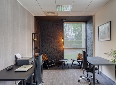 Office Boulevard Michaēl Faraday 2 77700 Val D'europe