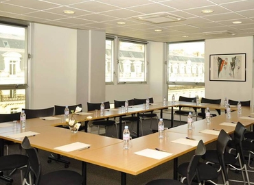 36 m² Business center building available to rent in Paris, 42 avenue Montaigne (75008) - 2 | MatchOffice