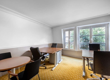 Business center 27/29 rue Bassano 75008 Paris 11