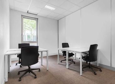 10 m² Shared workspace  in Roissy, 18 Place Des Nympheas (93420) - 3 | MatchOffice.com