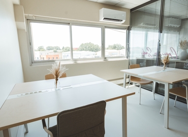 Meeting room in Salon de Provence, ZA LA GANDONNE BAT A  BOULEVARD VENTADOUIRO (13300) - 2 | MatchOffice.com
