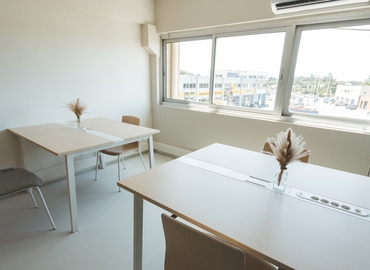  Convention center in Salon de Provence, ZA LA GANDONNE BAT A  BOULEVARD VENTADOUIRO (13300) - 0 | MatchOffice.com