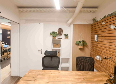 Office Rue du Cloître Saint-Merri 5 75004 Paris 4