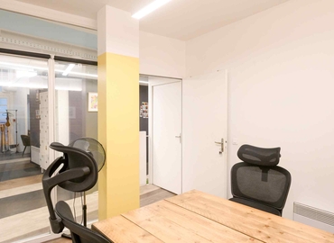 Office Rue du Cloître Saint-Merri 5 75004 Paris 4