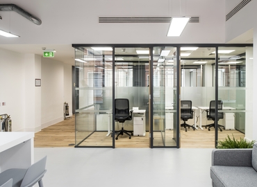  Business center  in Central London, Winsley Street 4, 75 m² - MatchOffice.co.uk