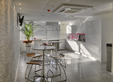 60 m² Serviced office in City of London, 52 - 53 The Mall (W5 3TA) - 2 | MatchOffice