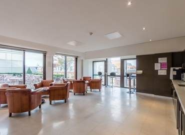 Business Centre in The City of London, Amadeus House, 50 m² - MatchOffice.co.uk