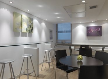 Business Centre in Central London, 18 Soho Square, 164 m² - MatchOffice.co.uk