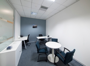 Business Centre in Slough, 18 Stoke Road, 90 m² - MatchOffice.co.uk